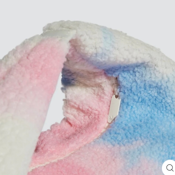 🇺🇲ADÍDAS Tie Dyed Fuzzy Shoulder Bag in Cream White/Multicolored Nice - Picture 5 of 11